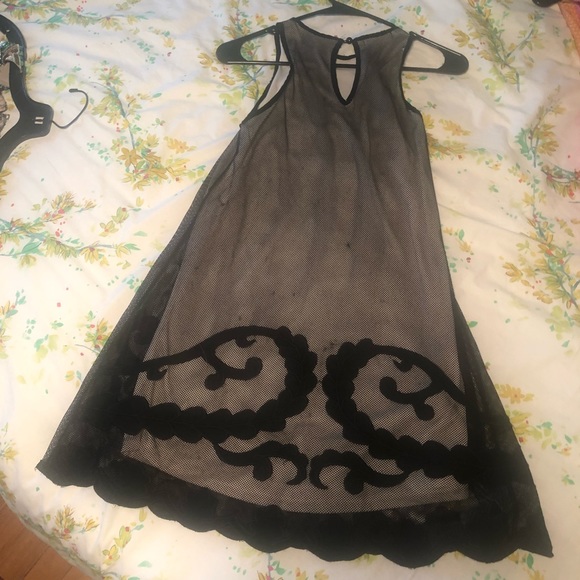 LF Black floral design dress - Picture 3 of 3